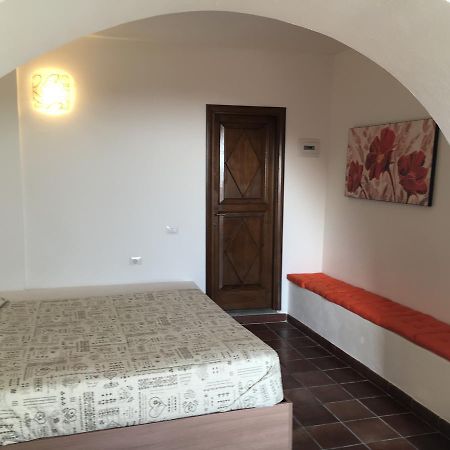 Montemarcello Room And Bathroom อาเมเกลีย ภายนอก รูปภาพ