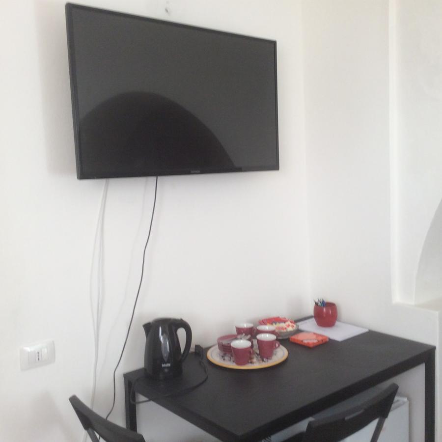 Montemarcello Room And Bathroom อาเมเกลีย ภายนอก รูปภาพ