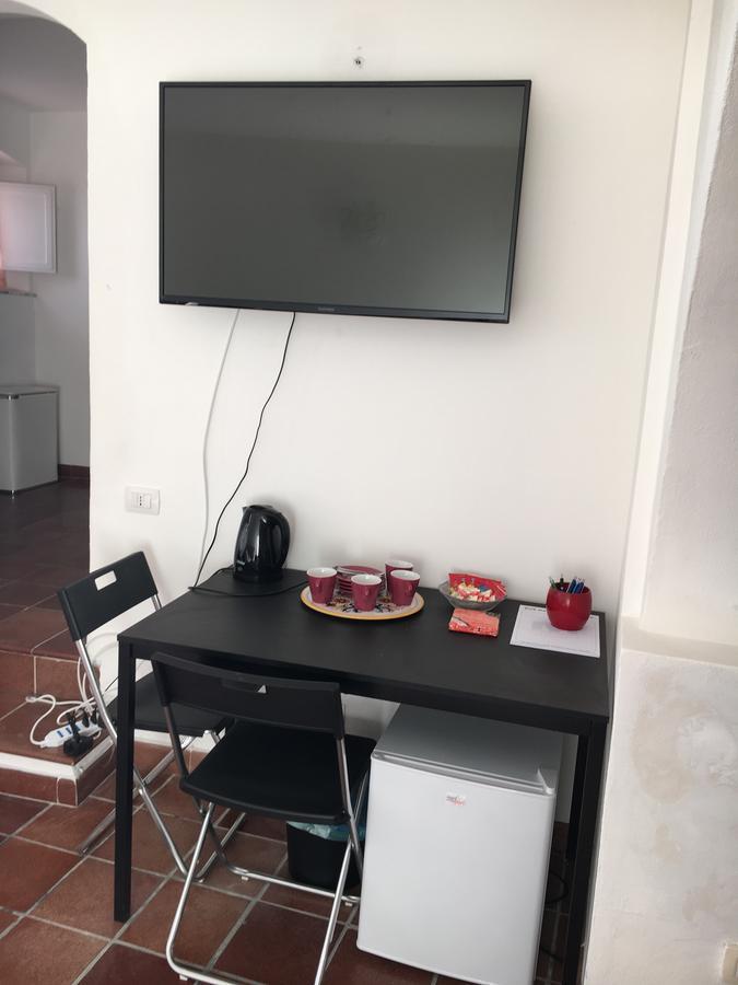 Montemarcello Room And Bathroom อาเมเกลีย ภายนอก รูปภาพ
